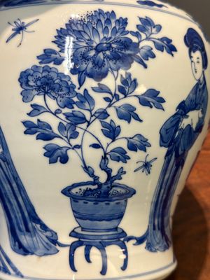 A Chinese blue and white 'Long Eliza' vase, Kangxi — 照片 17