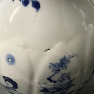 A Chinese blue and white 'Long Eliza' vase, Kangxi — photo 10