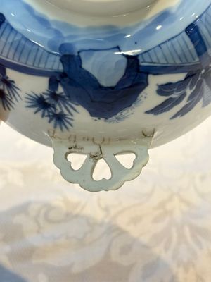 A Chinese blue and white 'Long Elizas and Playing Boys' bowl and cover, Chenghua mark, Kangxi — photo 9