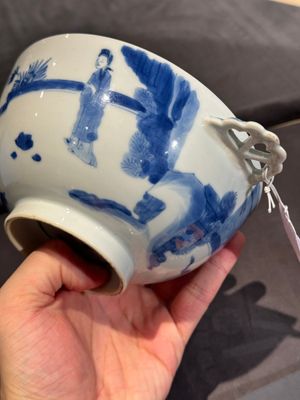 A Chinese blue and white 'Long Elizas and playing boys' covered bowl, Chenghua mark, Kangxi — foto 12
