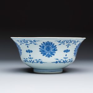 A Chinese blue and white 'Lotus' bowl — foto 5
