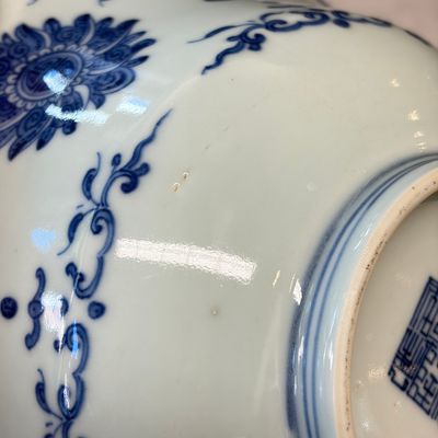 A Chinese blue and white 'Lotus' bowl — foto 20