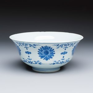 A Chinese blue and white 'Lotus' bowl — foto 1