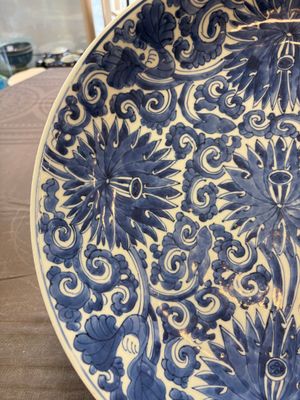 A Chinese blue and white 'lotus' dish, lozenge mark, Kangxi — 照片 2