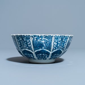 A Chinese blue and white lotus-molded bowl, Jiajing mark, 19th C. — 照片 5