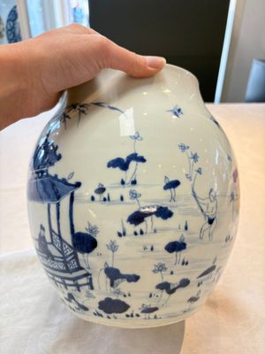 A Chinese blue and white 'lotus pond' jar for the Vietnamese market, Yongzheng mark, 18/19th C. — photo 8