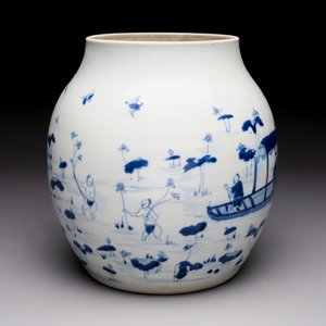 A Chinese blue and white 'lotus pond' jar for the Vietnamese market, Yongzheng mark, 18/19th C. — photo 4