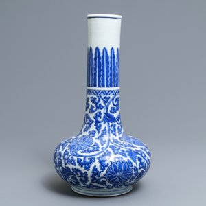 A Chinese blue and white 'lotus scroll' bottle vase, Kangxi — photo 2
