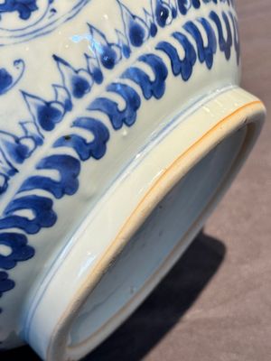 A Chinese blue and white 'lotus scroll' bottle vase, Transitional period — photo 15