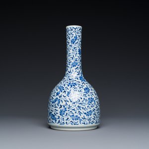 A Chinese blue and white 'lotus scroll' bottle vase, Yongzheng mark and possibly of the period — 照片 1