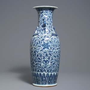A Chinese blue and white 'lotus scroll' vase, 19th C. — photo 2