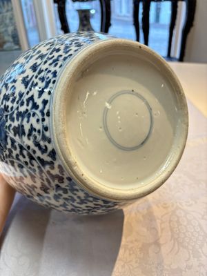 A Chinese blue and white 'Lotus Scroll' vase, 19th C. — photo 12