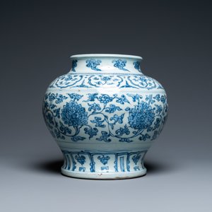 A Chinese blue and white 'lotus scroll' vase, Hongzhi — photo 4
