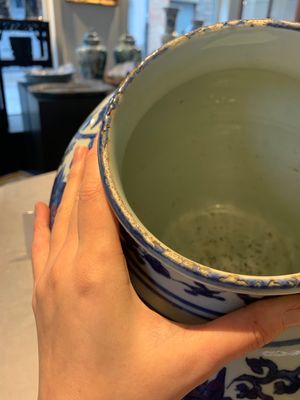 A Chinese blue and white 'lotus scroll' vase, Jiajing/Wanli — photo 14