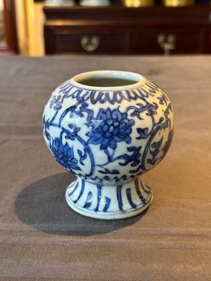 A Chinese blue and white 'lotus scroll' vase, Ming — photo 3