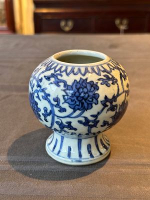 A Chinese blue and white 'lotus scroll' vase, Ming — photo 4