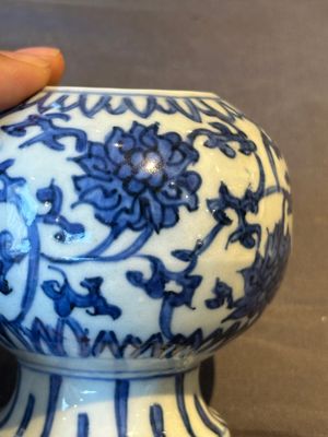 A Chinese blue and white 'lotus scroll' vase, Ming — photo 6