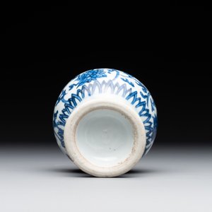 A Chinese blue and white 'lotus scroll' vase, Ming — photo 4