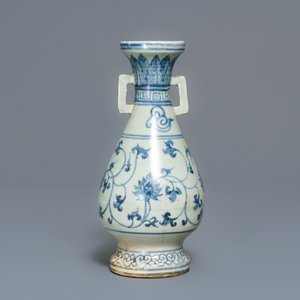 A Chinese blue and white 'lotus scroll' vase, Yuan — 照片 2