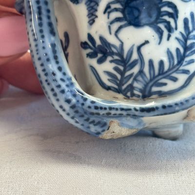 A Chinese blue and white lotus -shaped 'Aquatic Animals' straw cup  — photo 13