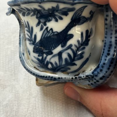 A Chinese blue and white lotus -shaped 'Aquatic Animals' straw cup  — photo 19