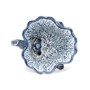 A Chinese blue and white lotus -shaped 'Aquatic Animals' straw cup  — photo 6