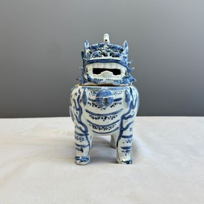 A Chinese blue and white 'Luduan' incense burner  — photo 3