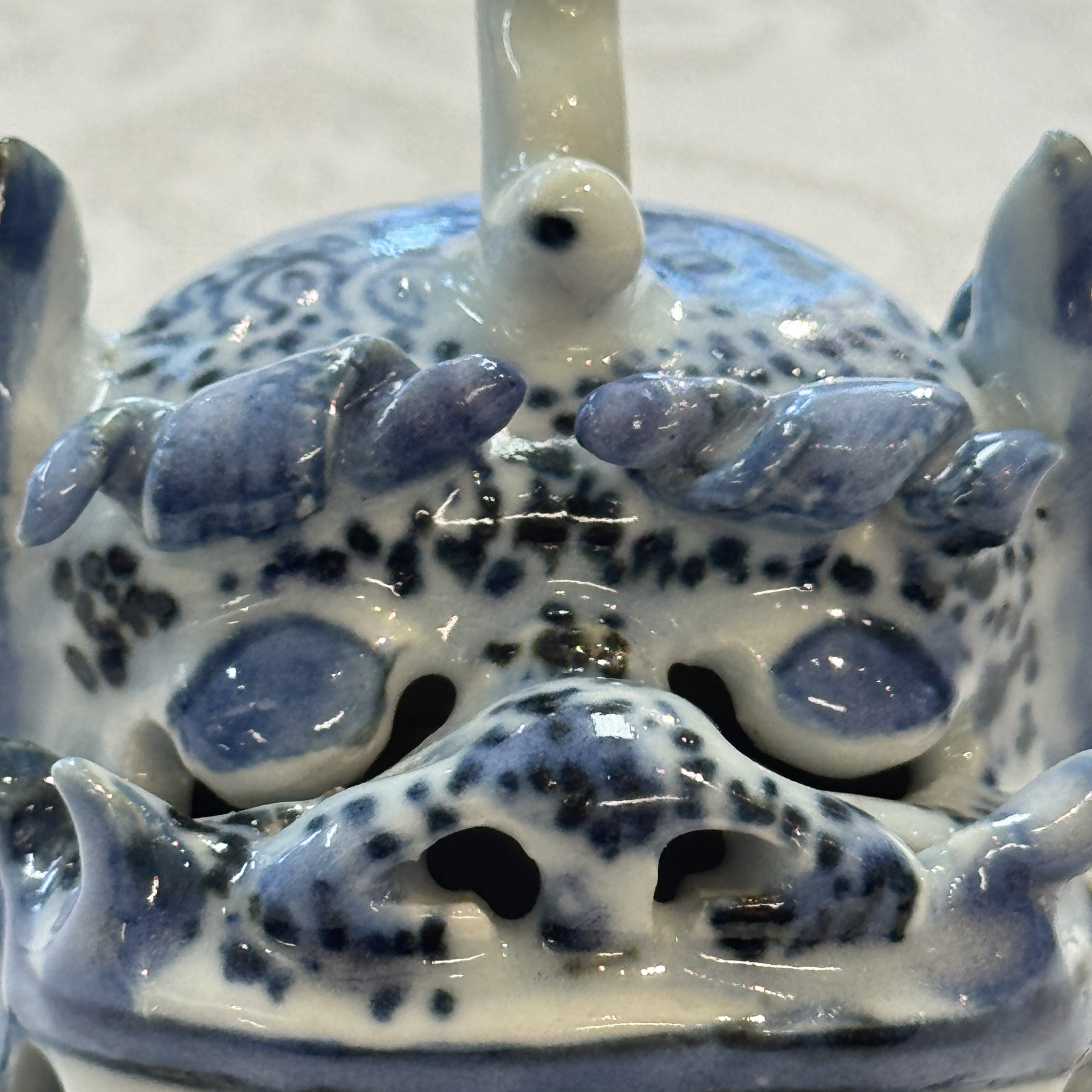 A Chinese blue and white 'Luduan' incense burner  — photo 23