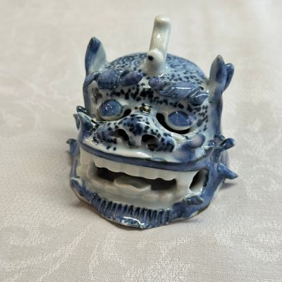 A Chinese blue and white 'Luduan' incense burner  — photo 7