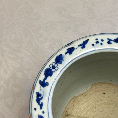A Chinese blue and white 'Luohan' cylindrical tripod censer — photo 11