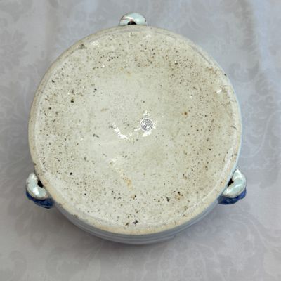 A Chinese blue and white 'Luohan' cylindrical tripod censer — photo 15