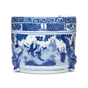 A Chinese blue and white 'Luohan' cylindrical tripod censer — photo 2