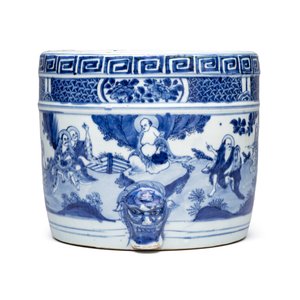 A Chinese blue and white 'Luohan' cylindrical tripod censer — photo 6