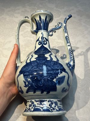 A Chinese blue and white 'Magic Fountain' ewer, heaven ☰ mark, Jiajing — photo 1