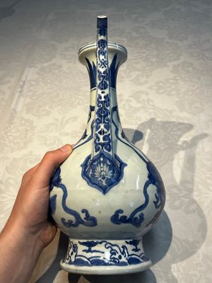 A Chinese blue and white 'Magic Fountain' ewer, heaven ☰ mark, Jiajing — photo 2