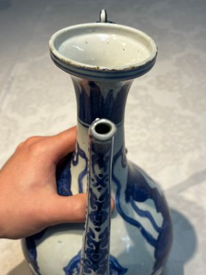 A Chinese blue and white 'Magic Fountain' ewer, heaven ☰ mark, Jiajing — photo 10