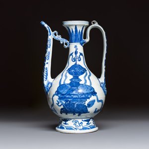 A Chinese blue and white 'Magic Fountain' ewer, heaven ☰ mark, Jiajing — photo 1