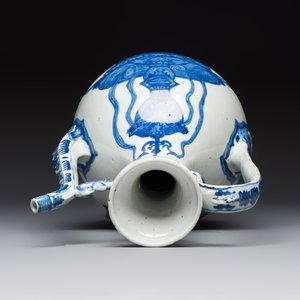 A Chinese blue and white 'Magic Fountain' ewer, heaven ☰ mark, Jiajing — photo 5