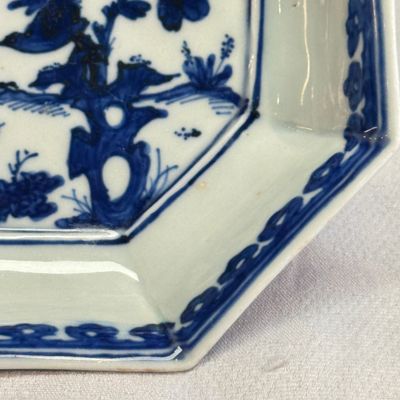 A Chinese blue and white 'Magpies among Peony' octagonal plate — photo 6