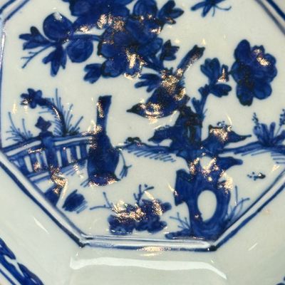 A Chinese blue and white 'Magpies among Peony' octagonal plate — photo 9