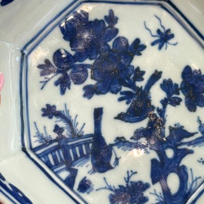 A Chinese blue and white 'Magpies among Peony' octagonal plate — photo 10