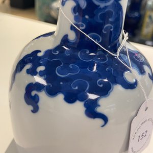 A Chinese blue and white mallet 'phoenix' vase, Kangxi mark, 19/20th C. — 照片 21