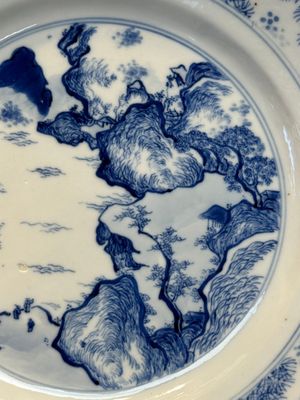 A Chinese blue and white 'Master of the Rocks' plate, Chenghua mark, Kangxi — photo 3