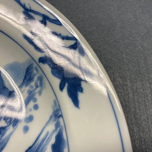 A Chinese blue and white 'Master of the Rocks' plate, Kangxi — 照片 3