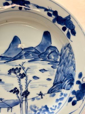 A Chinese blue and white 'Master of the Rocks' plate, Kangxi — photo 3