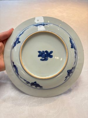 A Chinese blue and white 'Master of the Rocks' plate, Kangxi — photo 4