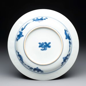 A Chinese blue and white 'Master of the Rocks' plate, Kangxi — photo 2