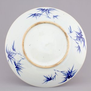 A Chinese blue and white "Master of the Rocks" style dish, 19th C. — photo 2
