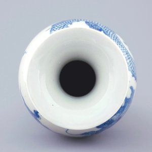 A Chinese blue and white meiping dragon vase, Kangxi mark, 19th C. — 照片 5