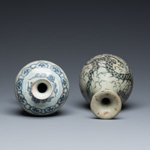A Chinese blue and white 'meiping' vase and a  'yuhuchunping' vase, Ming or later — 照片 5